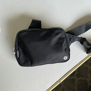 Lululemon large everywhere belt bag